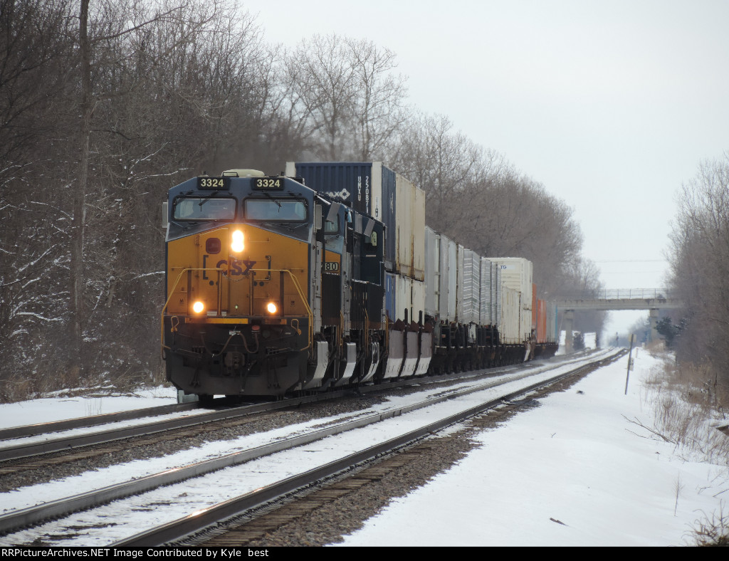 CSX 3324 on I009